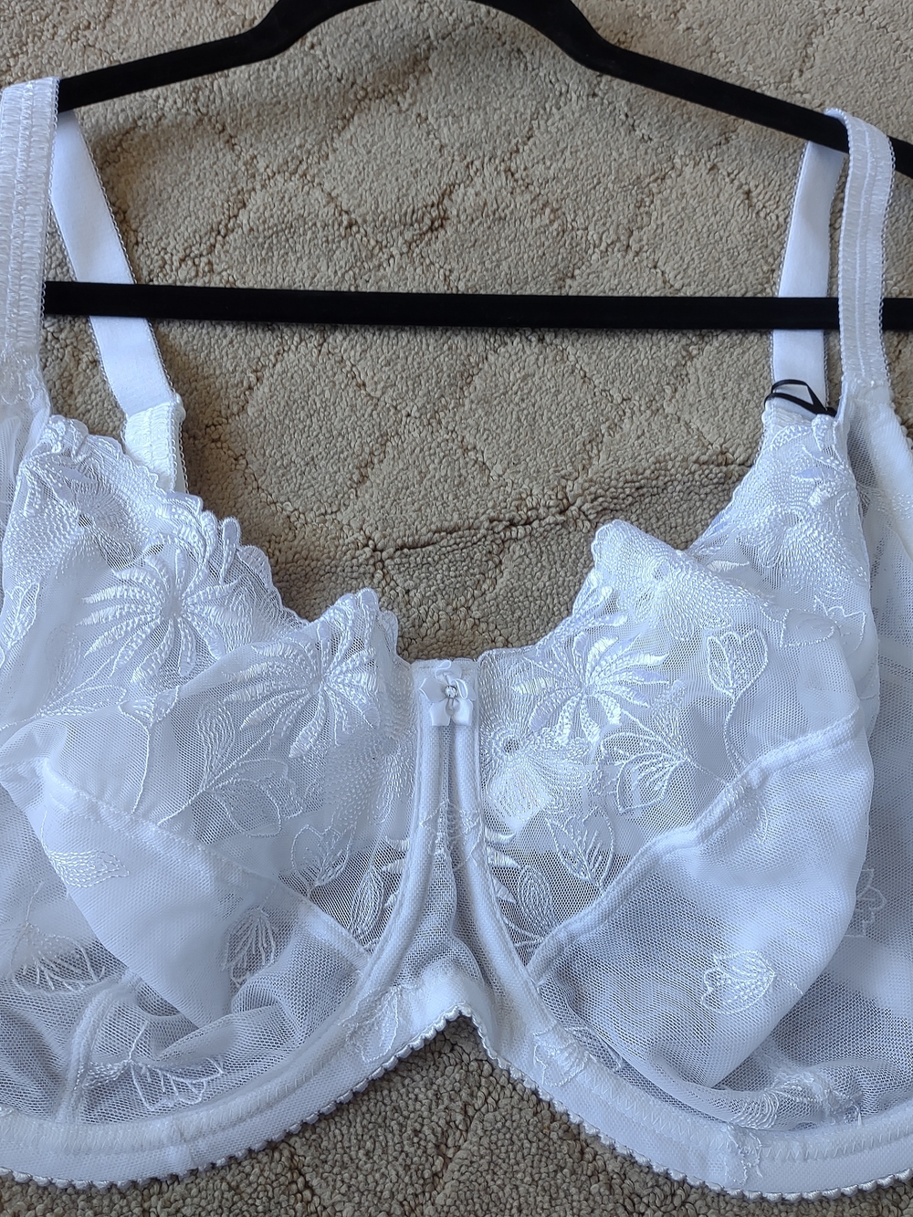 White Floral Lace Underwire Bra — Supportive Everyday Elegance